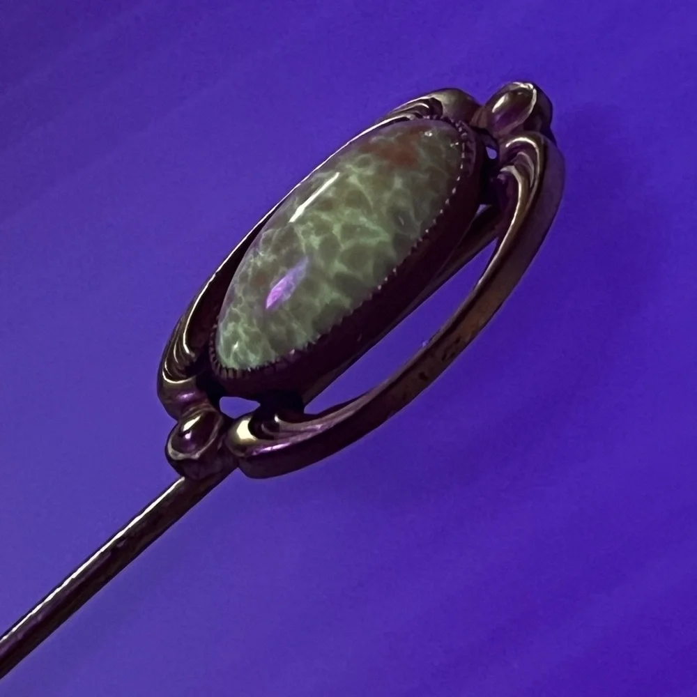 Vintage Stick Pin Hat Pin Oval Faux Coral Cabochon Gold Tone UV Reactive Estate